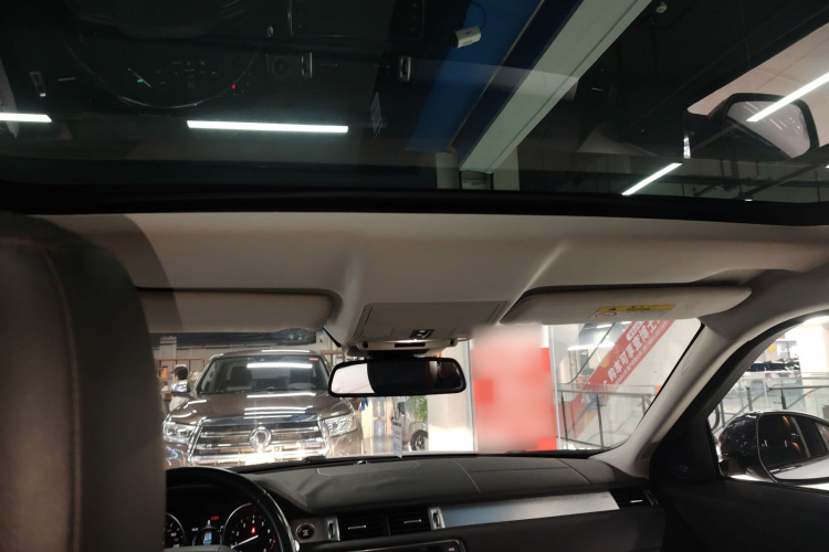 路虎 揽胜极光 2017款 2.0T 英伦锋尚版中控内饰22