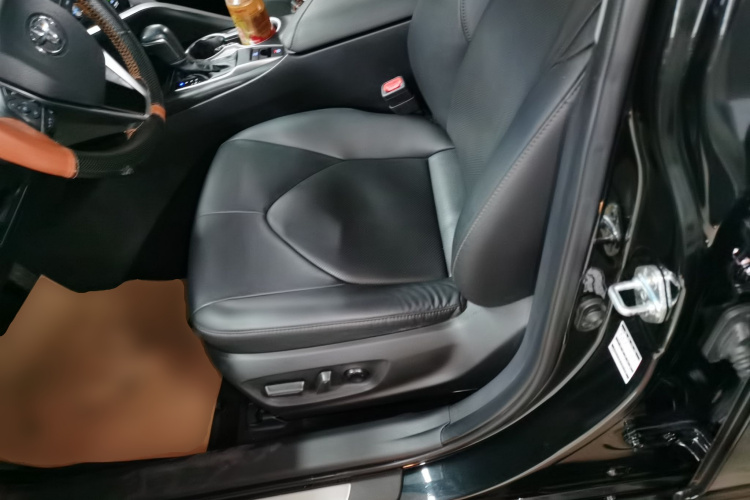 丰田 凯美瑞 2021款 2.0G 豪华版局部细节19