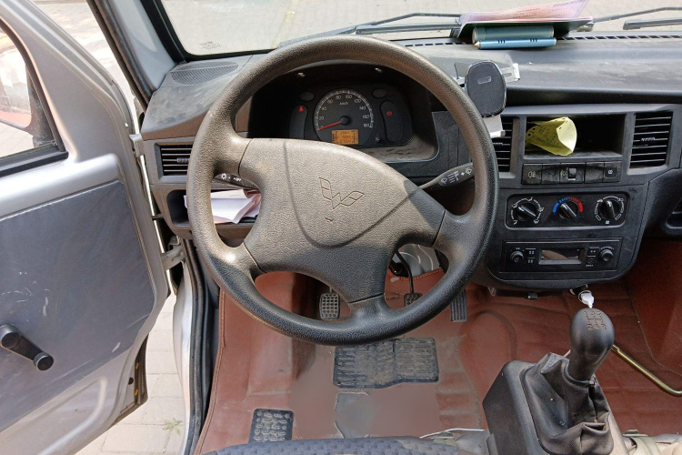 五菱汽车 五菱之光 2020款 1.2L 实用型 国VI LSI局部细节13