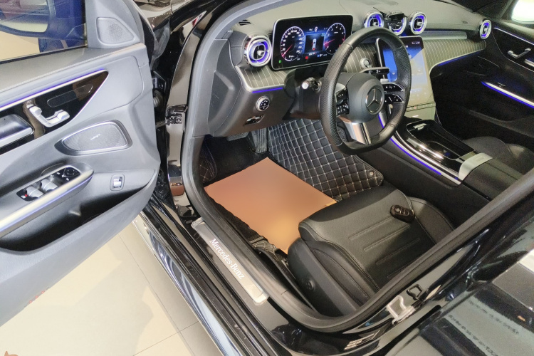 奔驰C级 2023款 改款 C 260 L 运动版中控内饰20