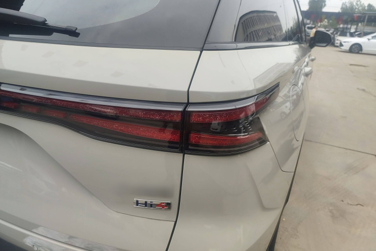 哈弗枭龙MAX 2025款 Hi4 165 Plus 长续航版车身外观6006