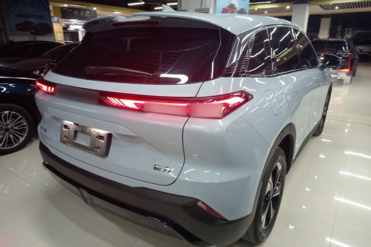 北京汽车 魔方 2023款 1.5T DCT青春版车身外观7