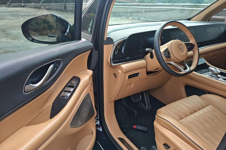 岚图汽车 岚图梦想家 2022款 低碳版 梦+智享包中控内饰7003