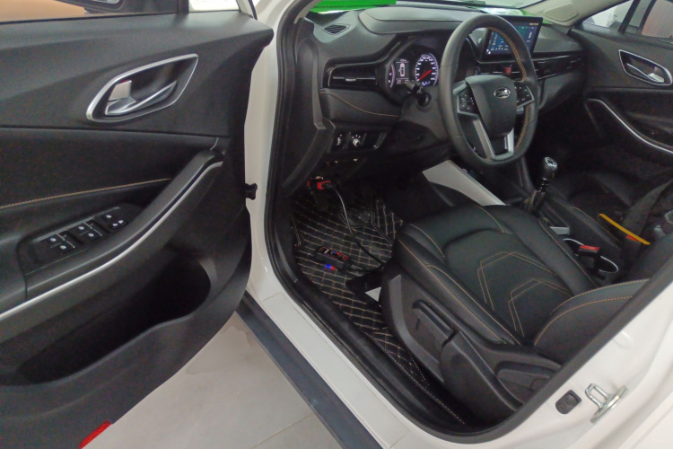 江汽集团 瑞风S4 2019款 1.6L 手动超越型中控内饰20