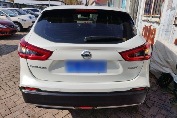 日产 逍客 2021款 2.0L CVT豪华版车身外观6