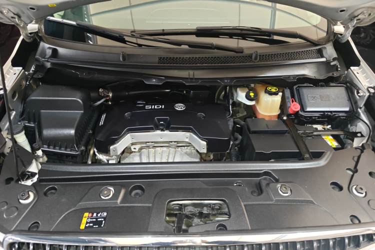 别克GL8 2017款 25S 舒适型 国V机舱底盘24