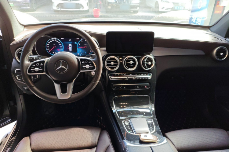奔驰GLC 2020款 改款 GLC 260 L 4MATIC 动感型中控内饰7002