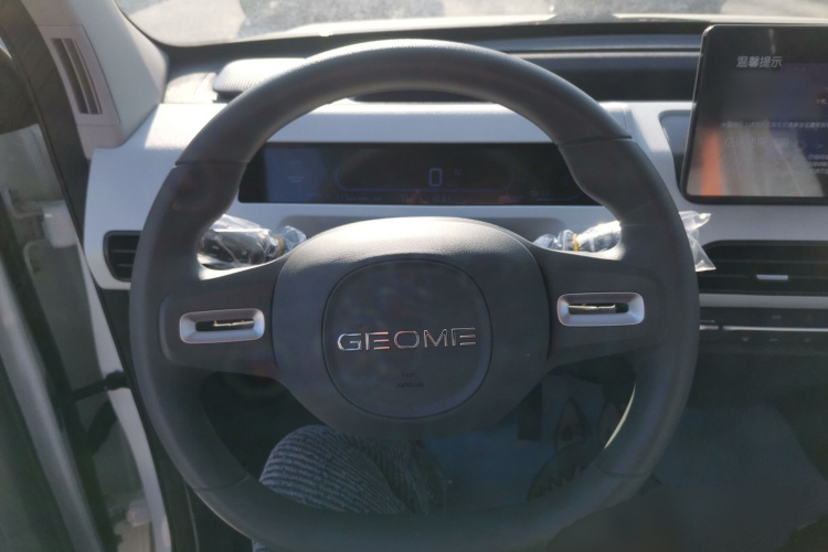 吉利银河 2024款 熊猫mini 200km 耐力熊中控内饰13