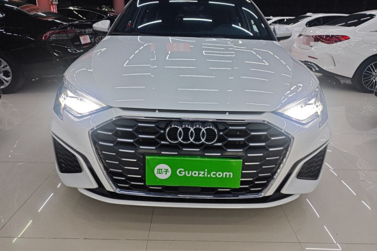 奥迪A3 2023款 改款 Sportback 35 TFSI 时尚运动型车身外观2