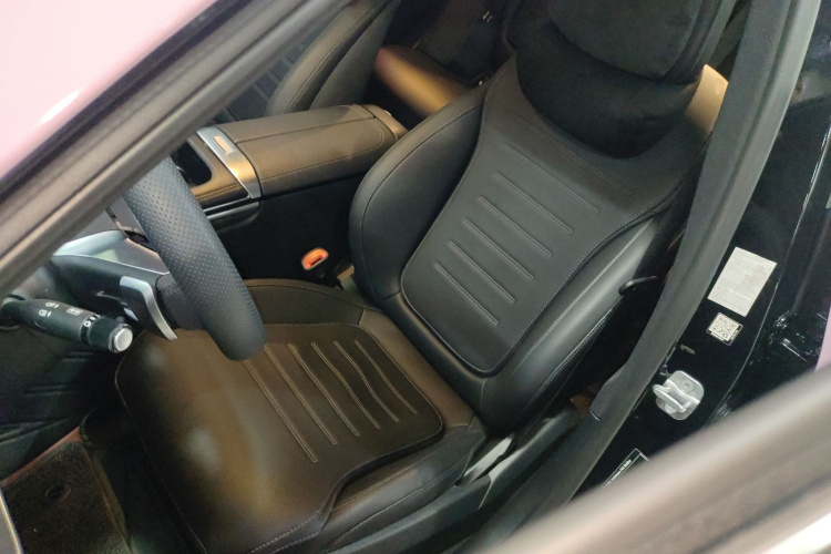 奔驰C级 2024款 C 260 L 运动版中控内饰19