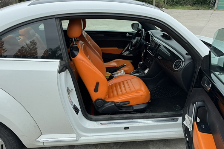 大众 甲壳虫 2015款 380TSI中控内饰7011