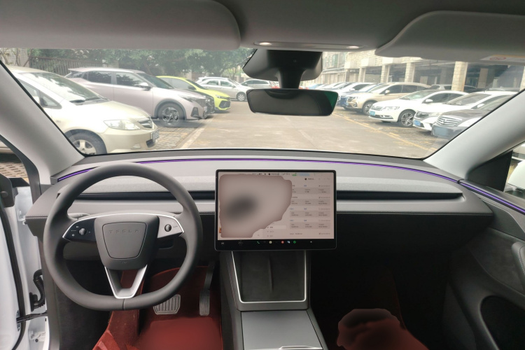 特斯拉 Model Y 2025款 改款 长续航全轮驱动版中控内饰7002