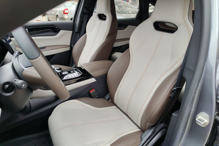 比亚迪 秦PLUS 2024款 荣耀版 DM-i 55KM领先型局部细节19