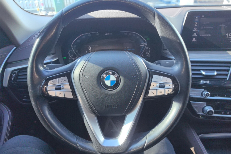 宝马5系新能源 2020款 里程升级版 530Le 豪华套装中控内饰13