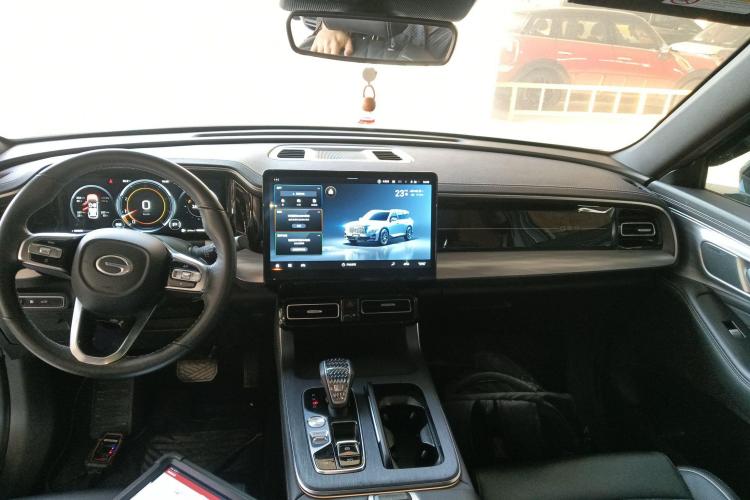 广汽传祺 传祺GS8 2022款 领航系列 2.0TGDI 四驱豪华智联版（七座）中控内饰12