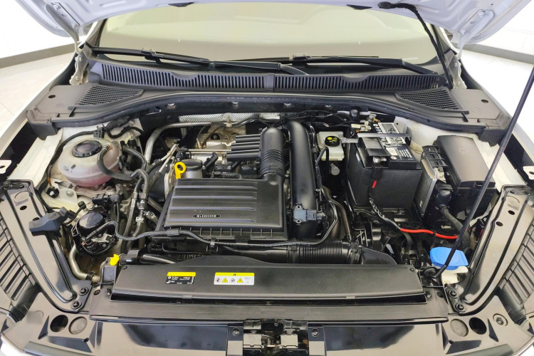 大众 速腾 2023款 200TSI 手动飞越版机舱底盘24