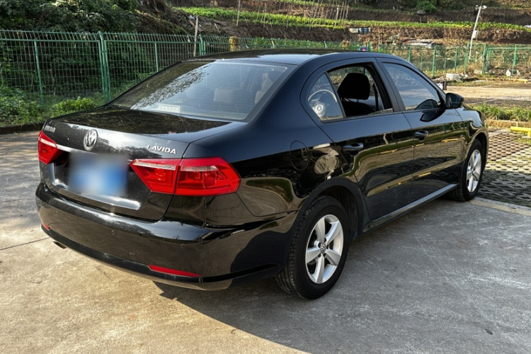 大众 朗逸 2013款 改款经典 1.6L 手动风尚版车身外观6001