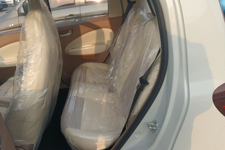 五菱汽车 宏光MINIEV 2025款 四门版 进阶款中控内饰7004