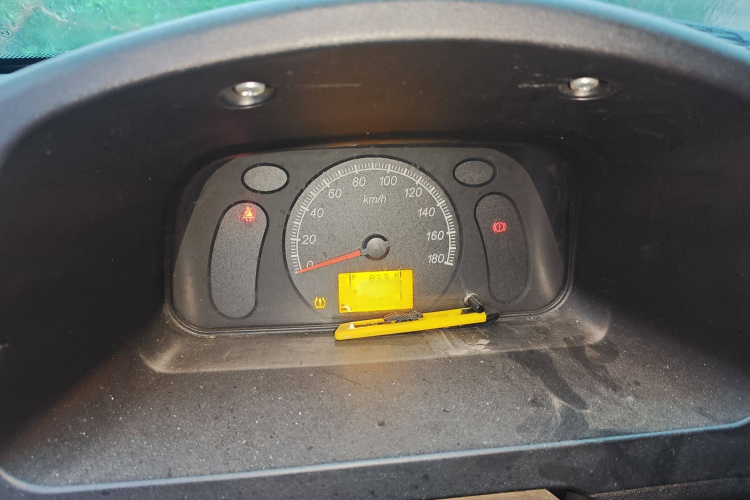 五菱汽车 五菱之光 2023款 1.5L 实用型 5/7座局部细节14