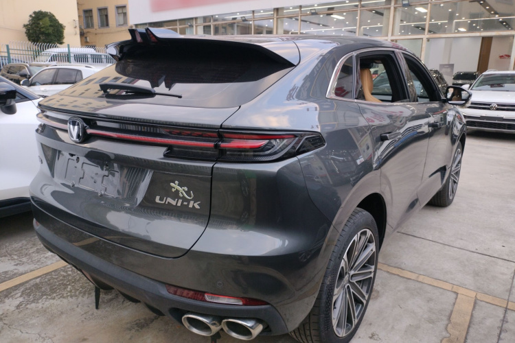 长安UNI-K 2023款 2.0T 两驱悦享型车身外观6005