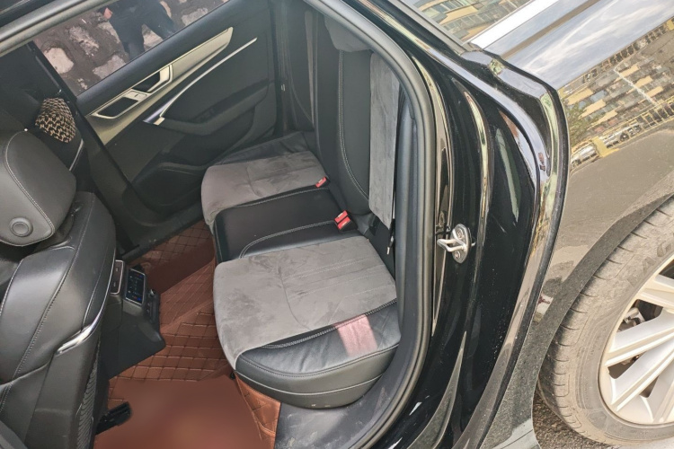 奥迪A6L 2023款 改款 45 TFSI 臻选动感型中控内饰7004