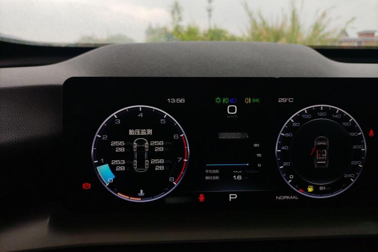 哈弗H6 2022款 第三代 1.5T 自动两驱Pro中控内饰14