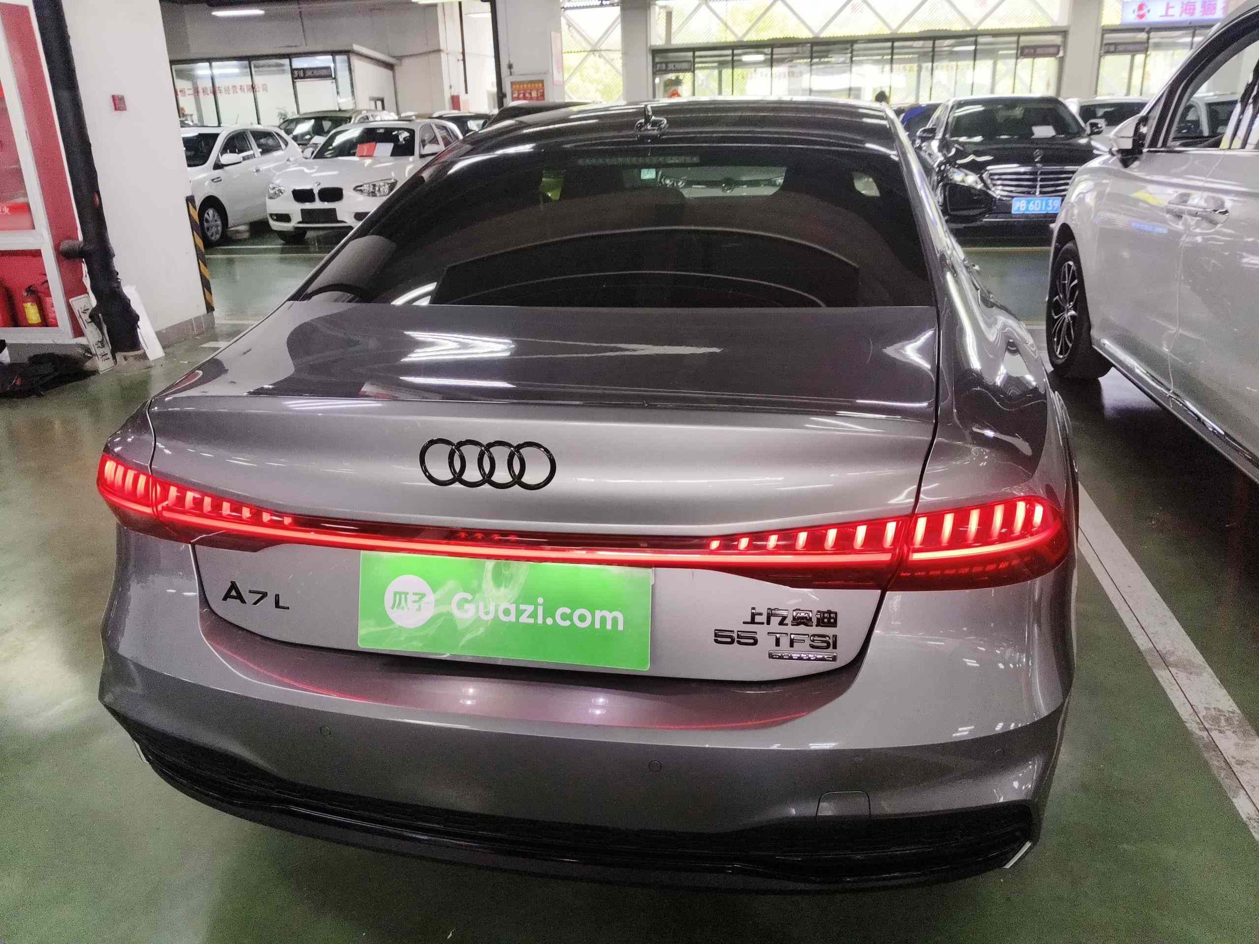 奥迪A7L 2022款 55 TFSI quattro S-line 志远型曜黑套装(3)