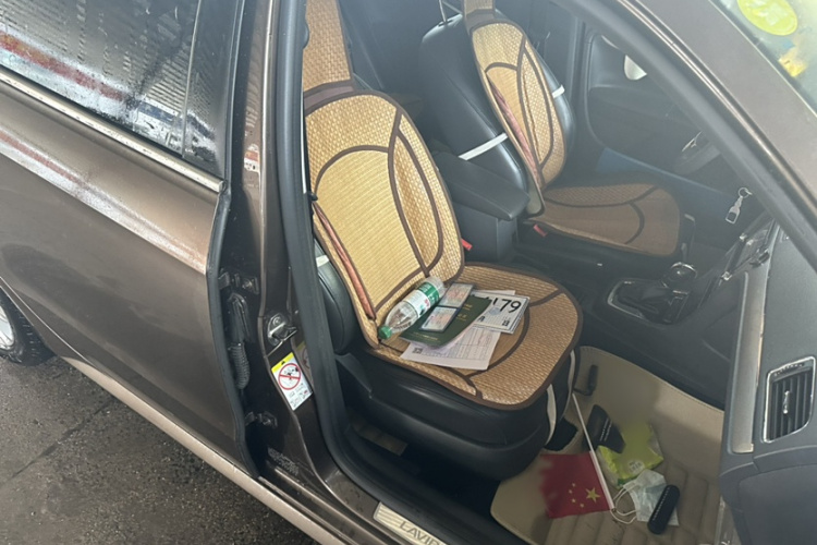 大众 朗行 2013款 1.6L 自动舒适型中控内饰7006