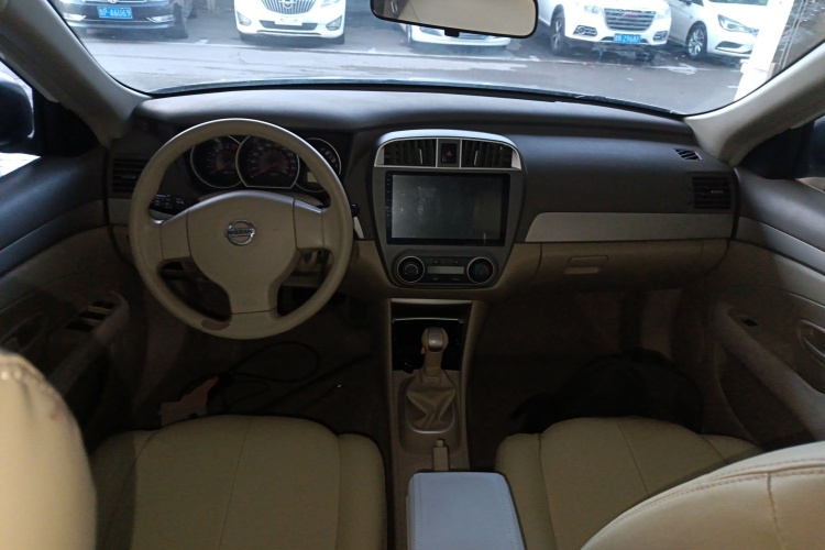 日产 轩逸 2016款 经典 1.6XE 手动领先版中控内饰12