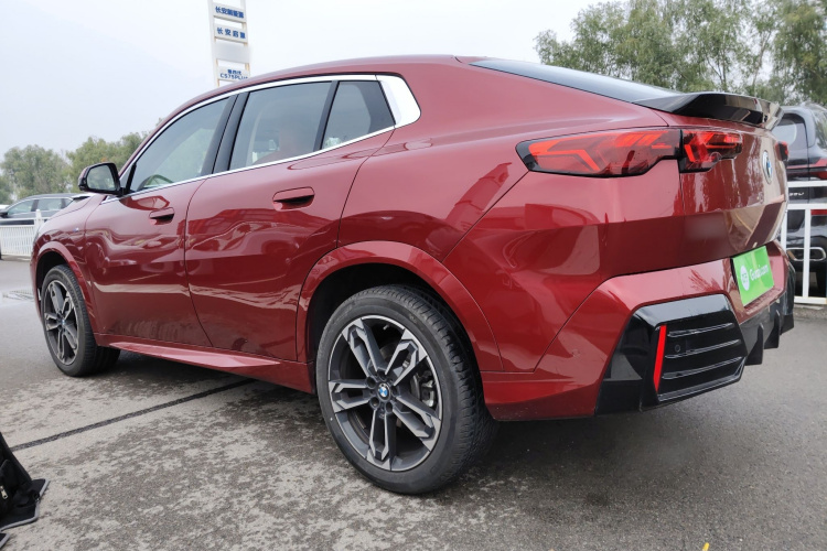 宝马X2(进口) 2024款 sDrive25i M运动套装车身外观4