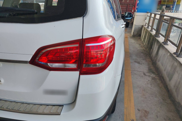 哈弗H6 2017款 红标 运动版 1.5T 手动两驱精英型车身外观6006