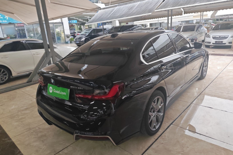 宝马i3 2022款 eDrive 35 L车身外观7