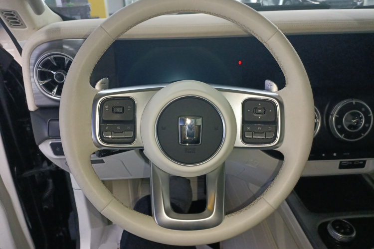 坦克300 2024款 2.0T 穿越者中控内饰13