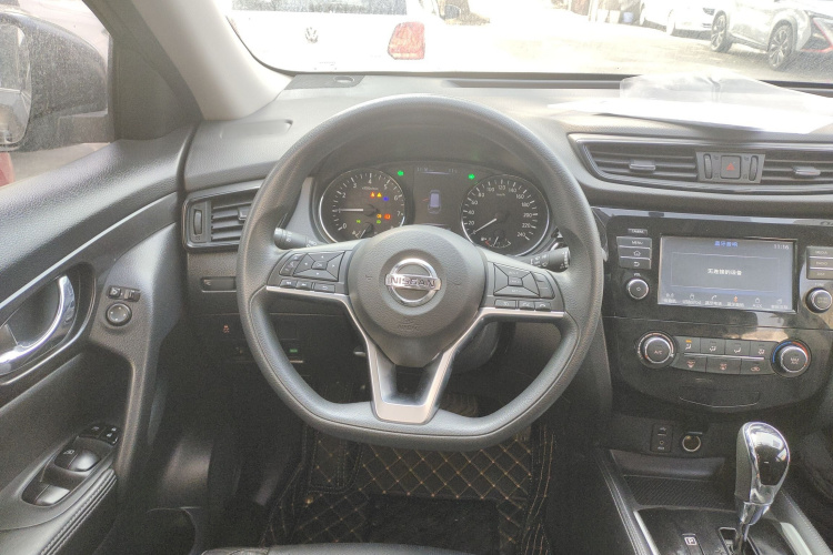 日产 奇骏 2017款 2.0L CVT舒适版 2WD局部细节13