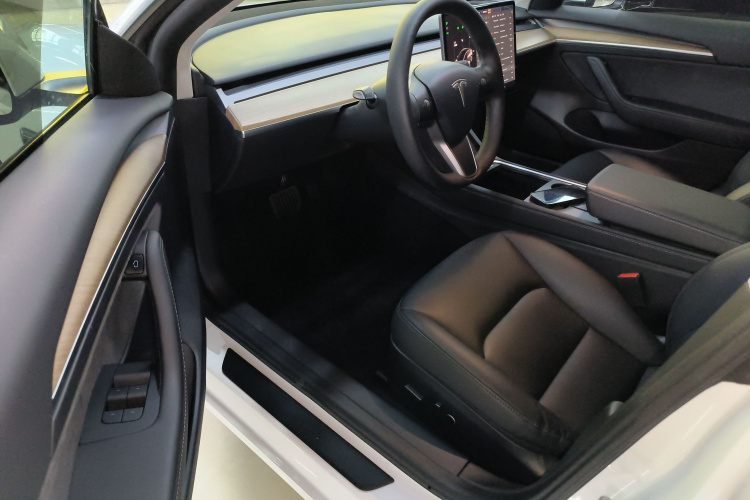 特斯拉 Model 3 2021款 标准续航后驱升级版中控内饰20