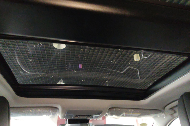 丰田 威兰达 2023款 双擎 2.5L E-CVT四驱尊贵版中控内饰22