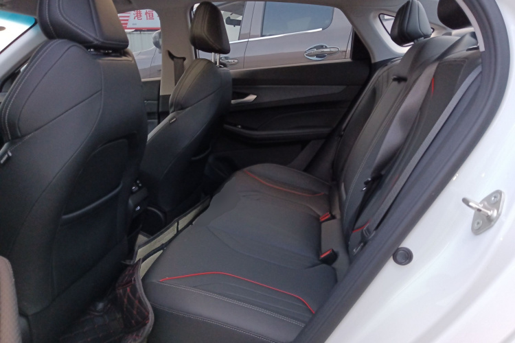 吉利汽车 2022款 缤瑞COOL 1.5T DCT电掣版中控内饰21