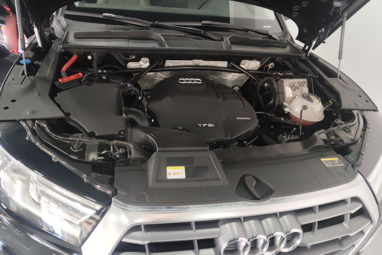 奥迪Q5L 2020款 改款 40 TFSI 荣享进取型机舱底盘24