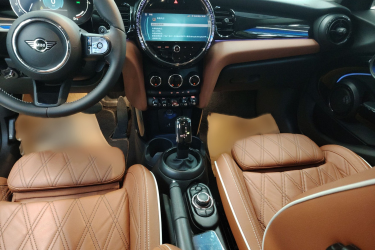 MINI 2023款 2.0T COOPER S 艺术家 五门版局部细节16