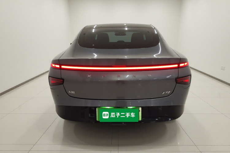 小鹏P7 2022款 480E车身外观6