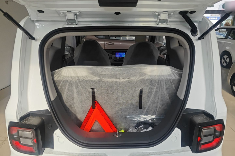 吉利银河 熊猫 2025款 210km 元气熊机舱底盘23