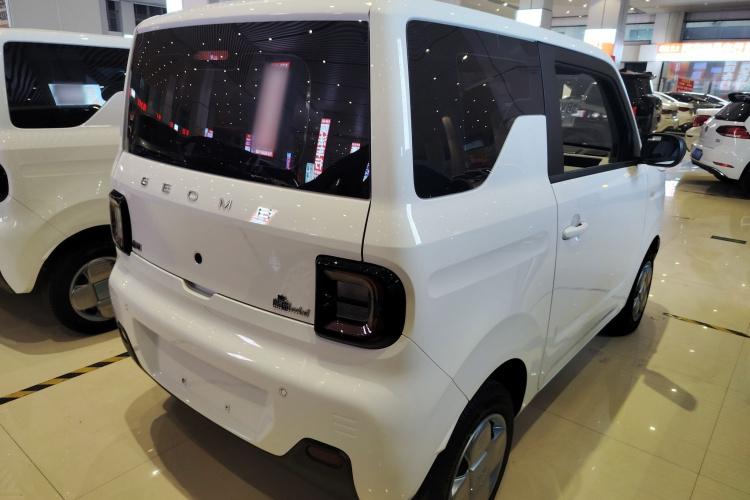 吉利银河 2024款 熊猫mini 200km 耐力熊车身外观7