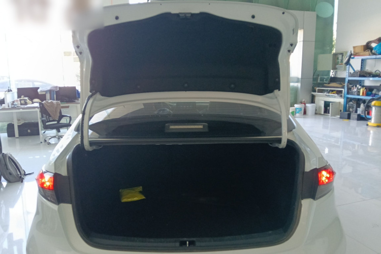 丰田 凌尚 2021款 2.0L 豪华版局部细节23