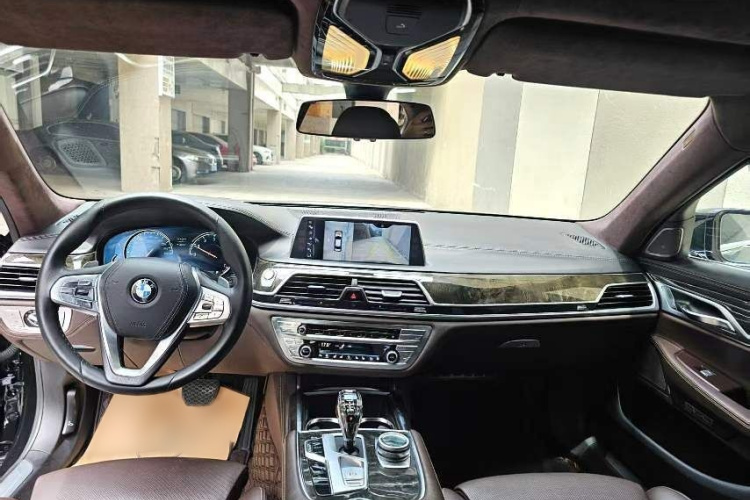 宝马7系 2016款 730Li 豪华型中控内饰7001