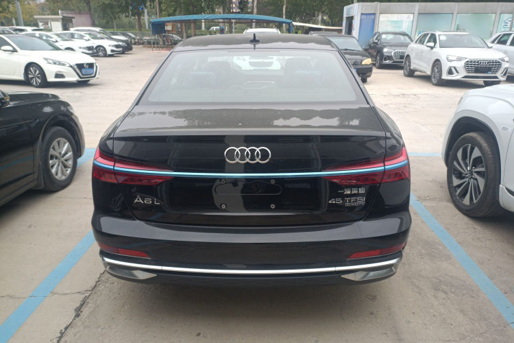 奥迪A6L 2025款 45 TFSI quattro 臻选动感型车身外观6004