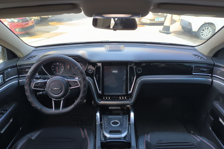 众泰T700 2017款 1.8T 双离合尊享型中控内饰12