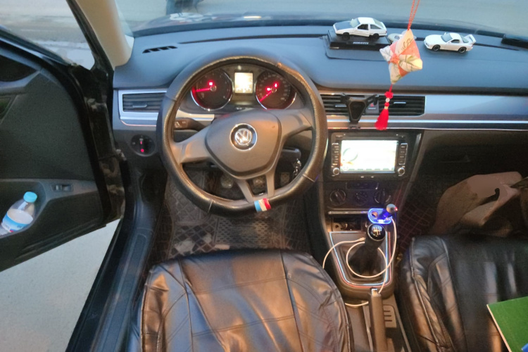 大众 宝来 2016款 1.6L 手动时尚型中控内饰13