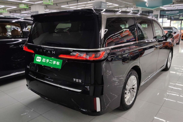 岚图汽车 岚图梦想家 2024款 PHEV 超长续航卓越版车身外观7