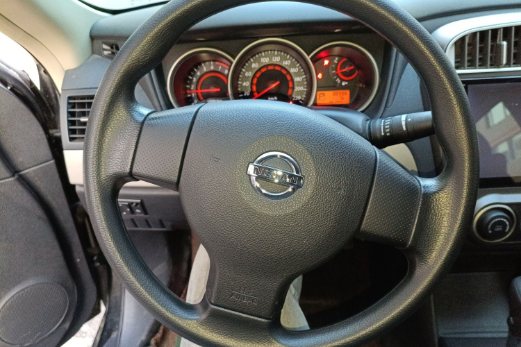 日产 轩逸 2018款 经典 1.6XE+ CVT领先版中控内饰13