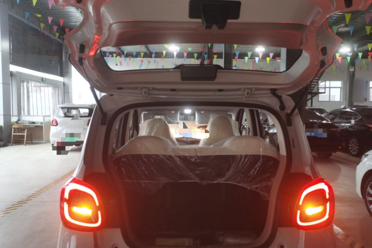 五菱汽车 宏光MINIEV 2025款 四门版 进阶款机舱底盘23